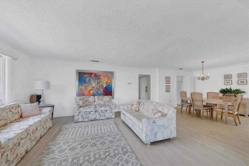 Living Room/Dining Room open floor plan.