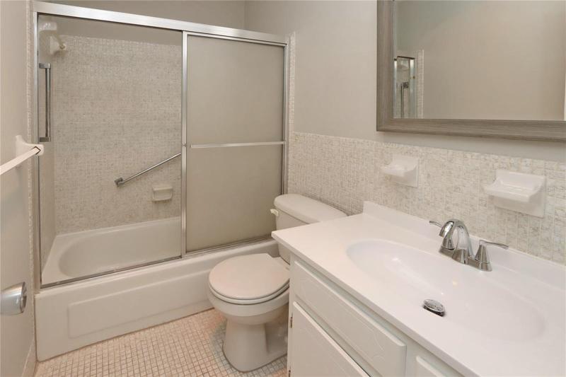 Bath 2 with Tub/Shower