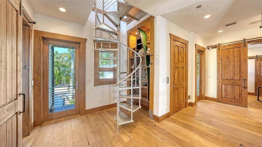Enjoy the spiral staircase or take the elevator up to the viewing Skydeck for star gazing