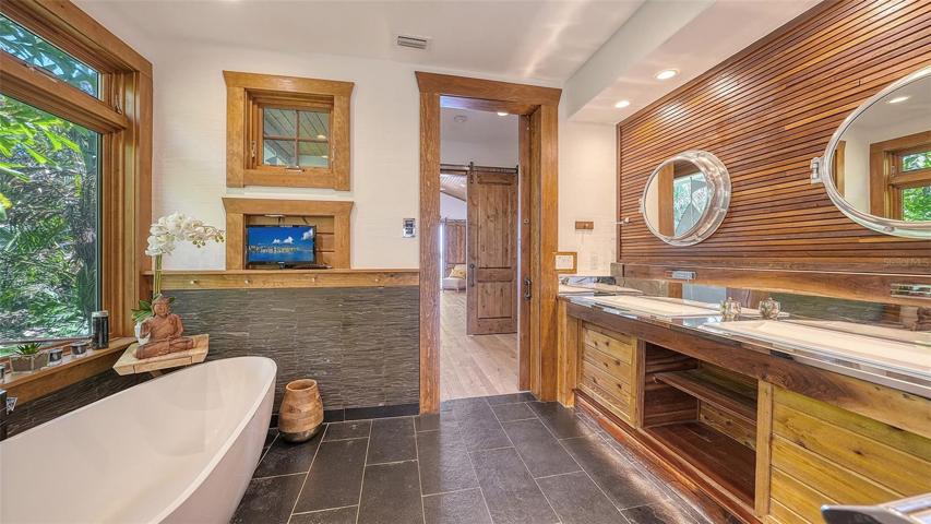 Owners Suite bathroom vanities
