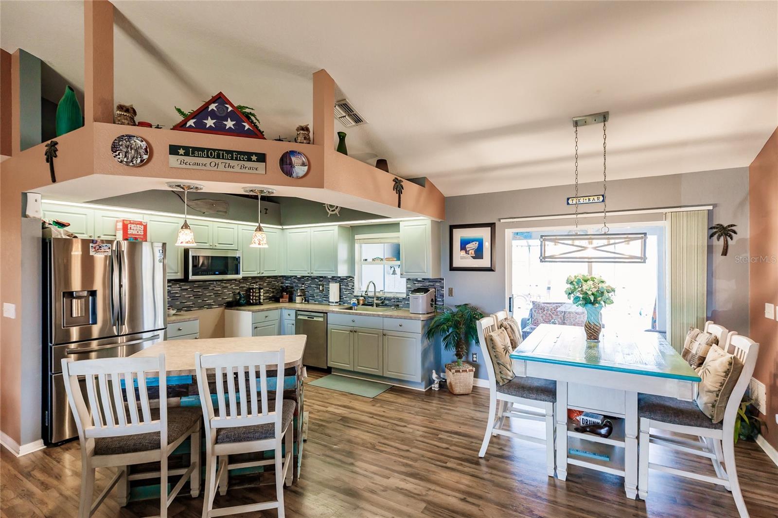 KITCHEN &amp; DINING AREA