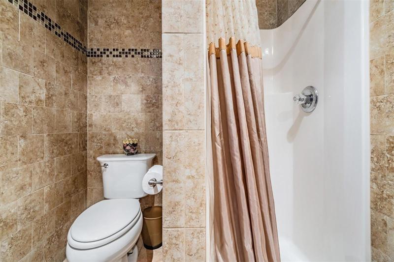Full guest bathroom
