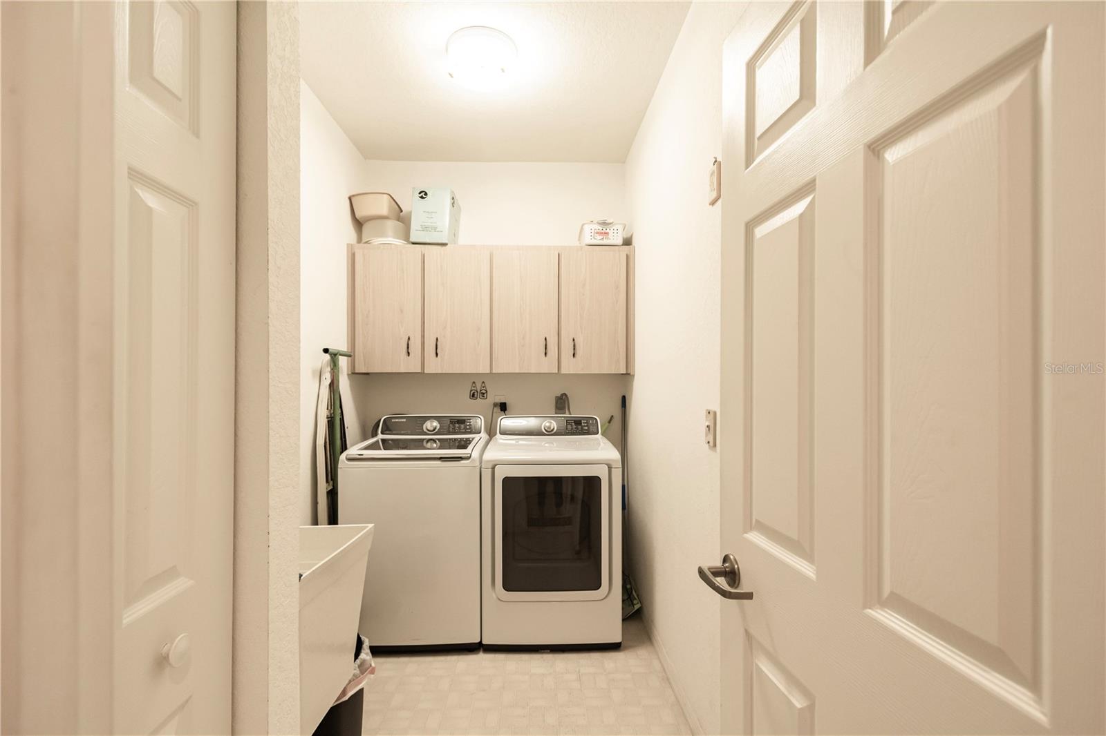 Laundry room w/sink