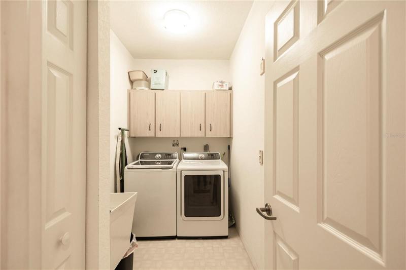 Laundry room w/sink