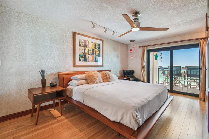 Master Bedroom!