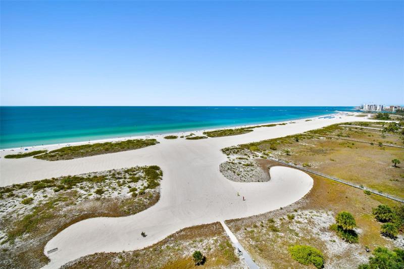 Just Steps Away from the Gulf!