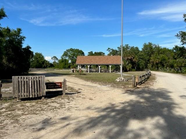 Legacy Tr picnic area at Oscar Scherer St Park