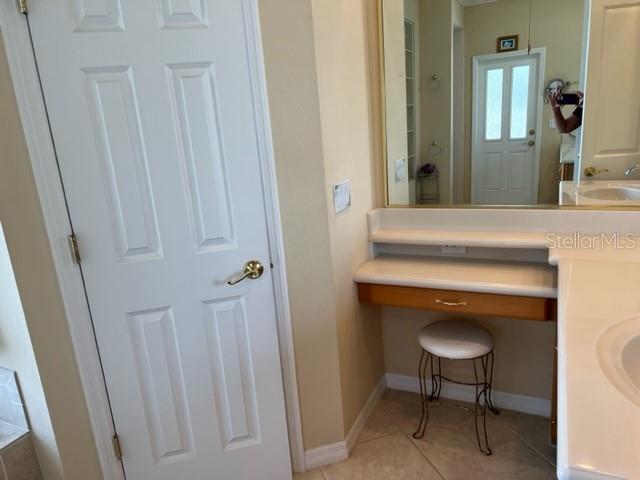Master bath make-up vanity &amp; water closet