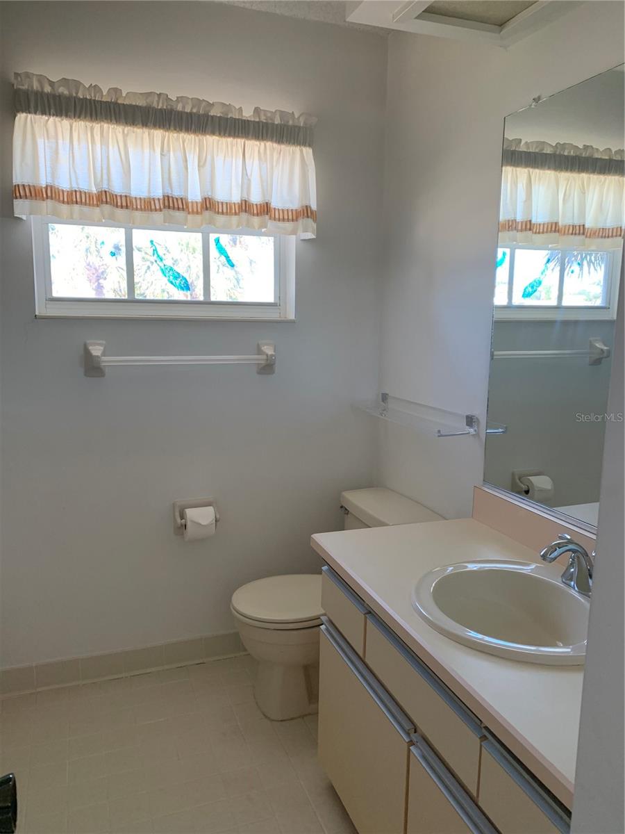 upstair bathroom