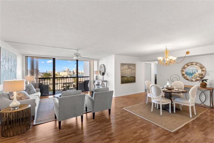 LIVING / DINING ROOMSTAGED