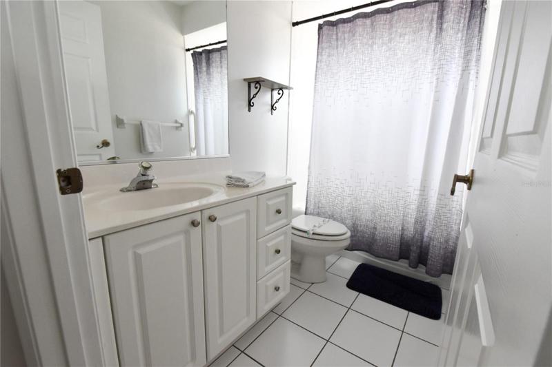 Guest bathroom.