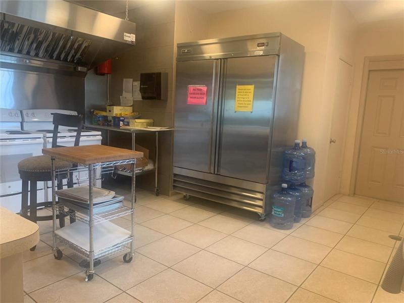 Kitchen in clubhouse for parties/ meetings!