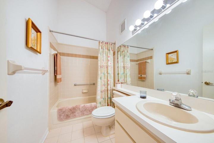 Guest bathroom with tub/shower~
