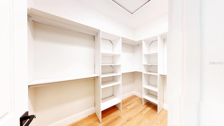 Walk in closet