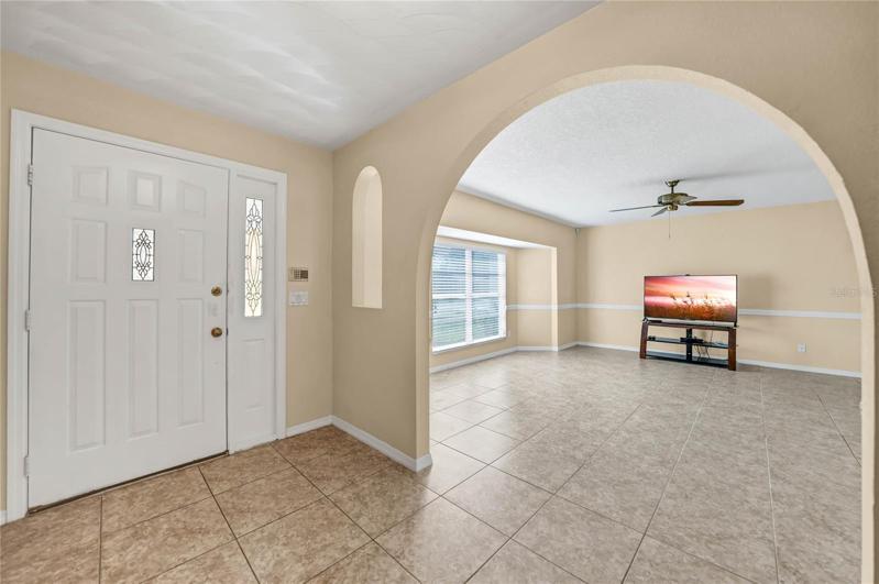 ENTRY/FOYER AREA
