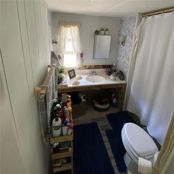 95 Bathroom Square Image