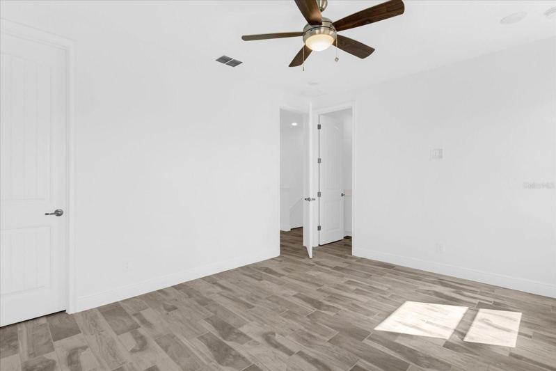 Master Suite (2nd floor)