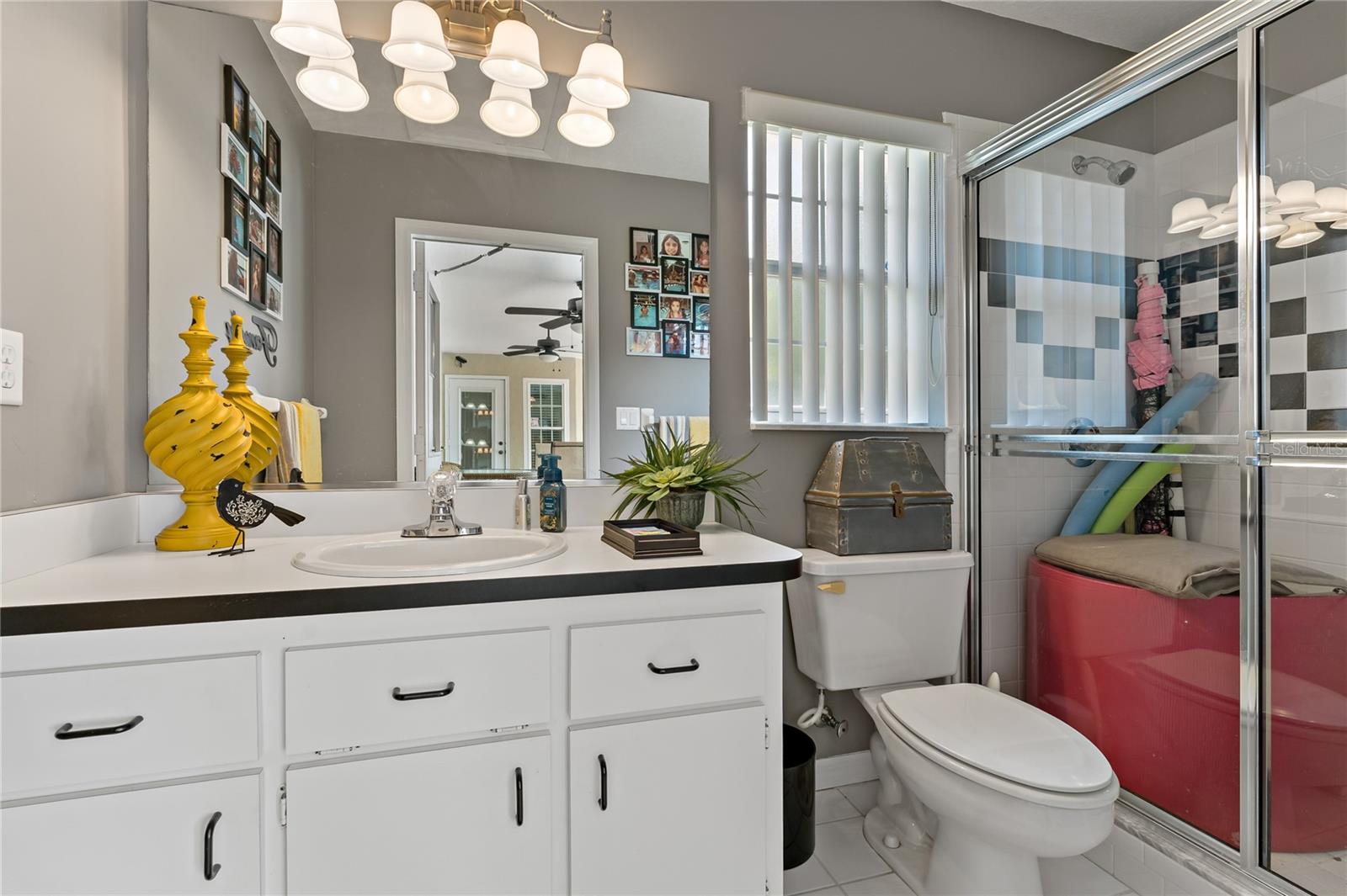 Bathroom 3 (off pool)