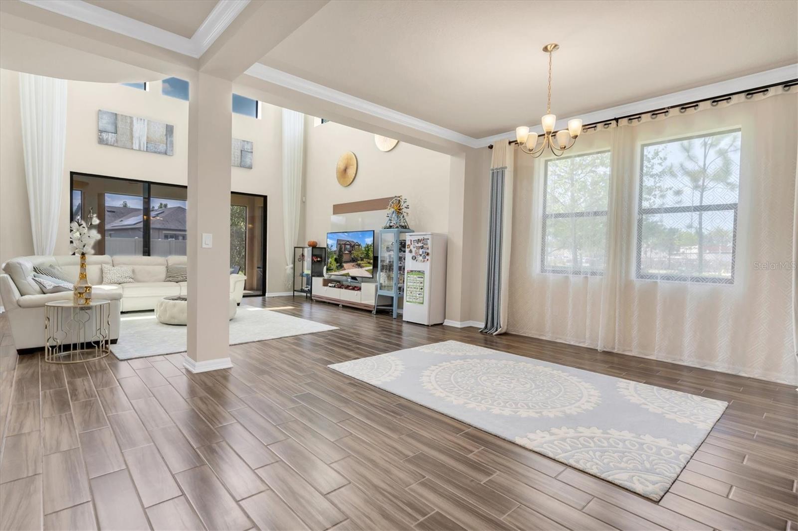 FORMAL DINING 