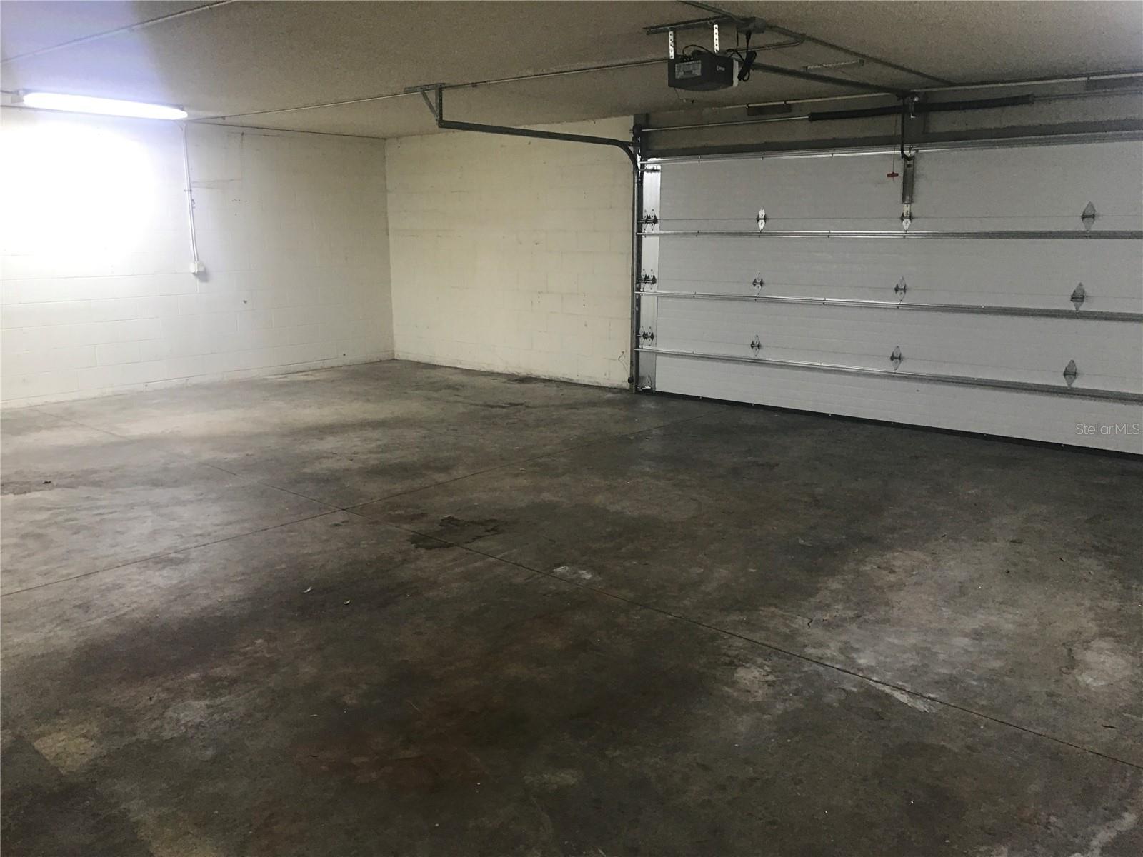 30 X 27 OVERSIZED GARAGE