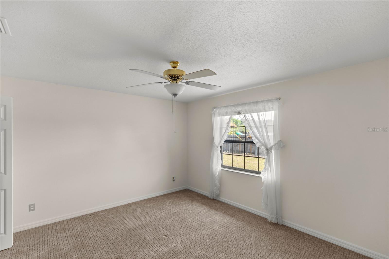 BACK BEDROOM