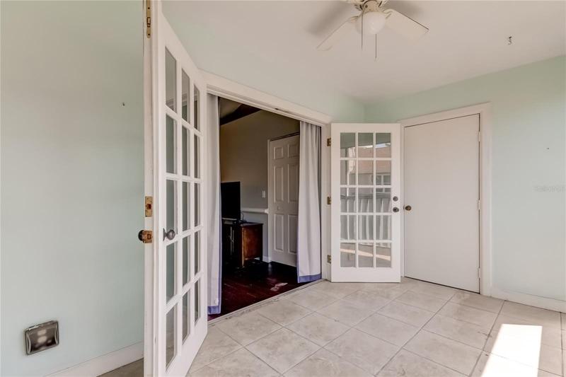 Upstairs Patio - Reverse View