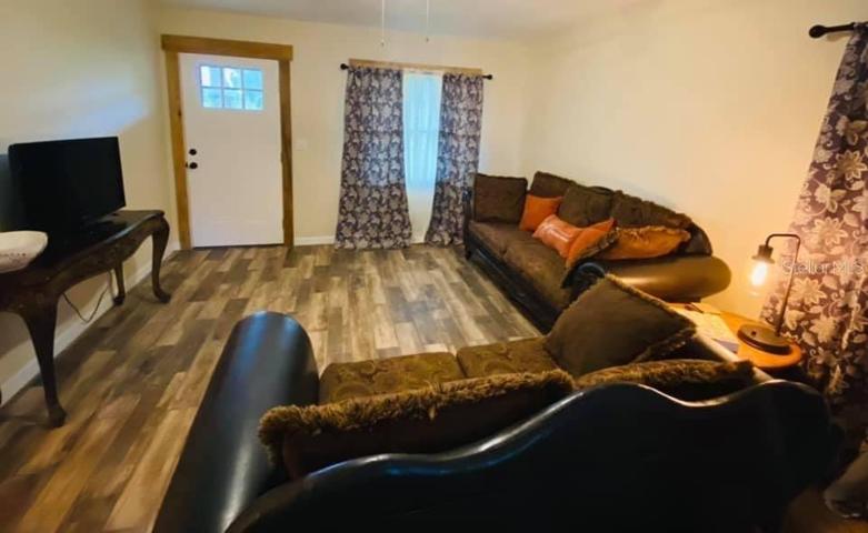 Orange Blossom Cottage LR (rental)