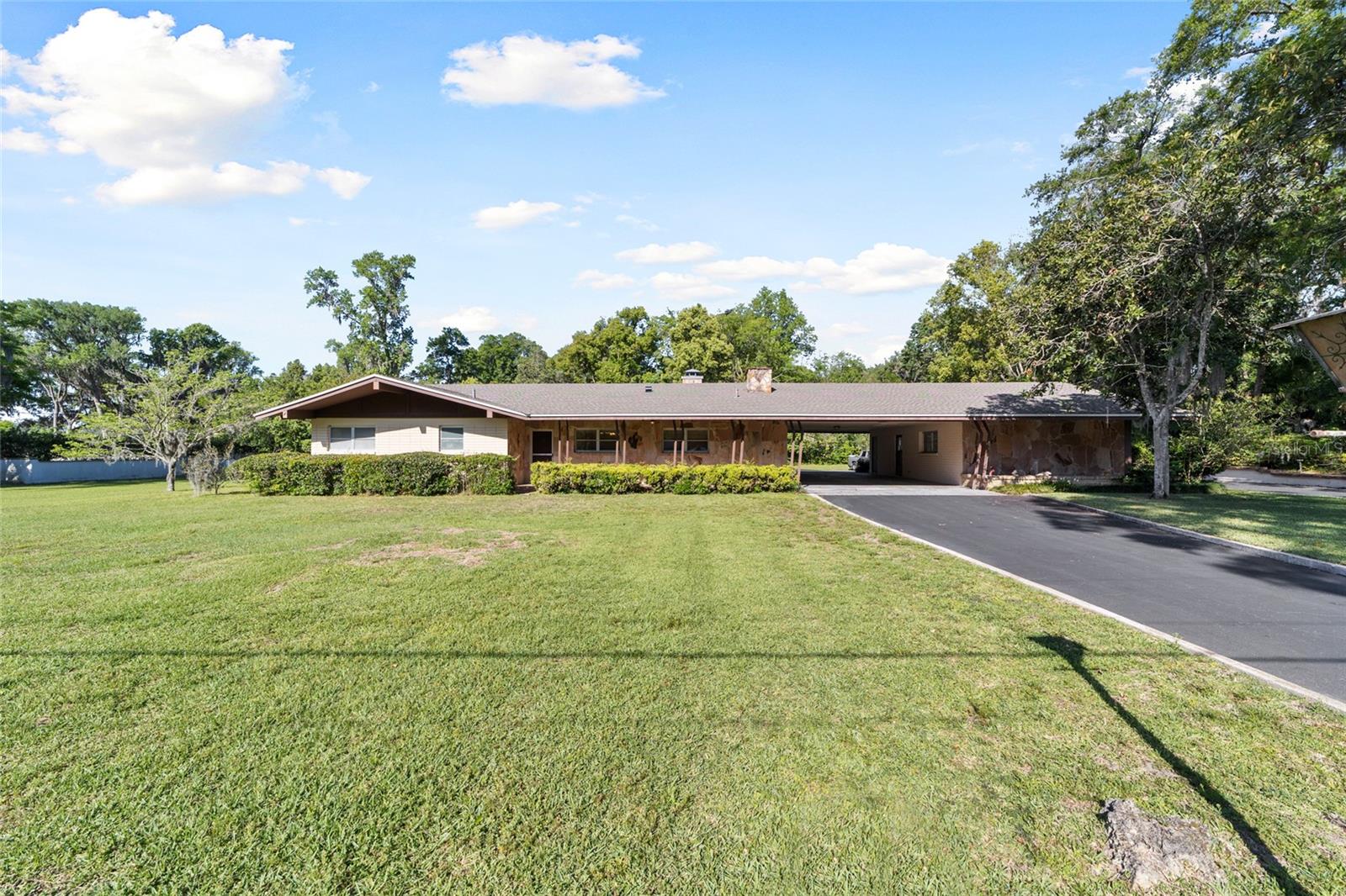 Front view of home