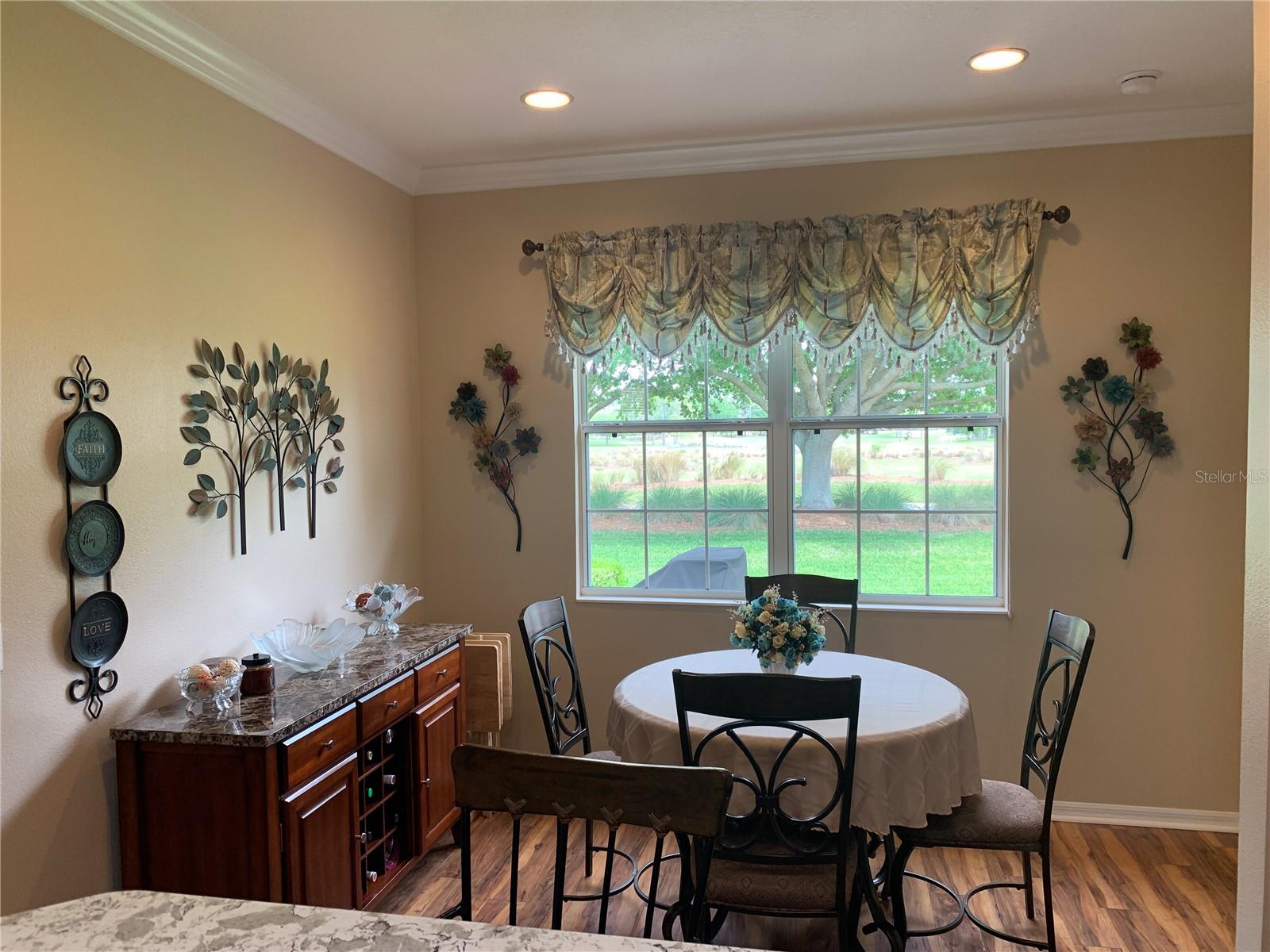 Breakfast nook