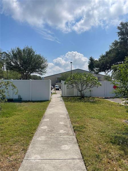 Walkway to access rec center, Seminole Public Library, and St. Petersburg College