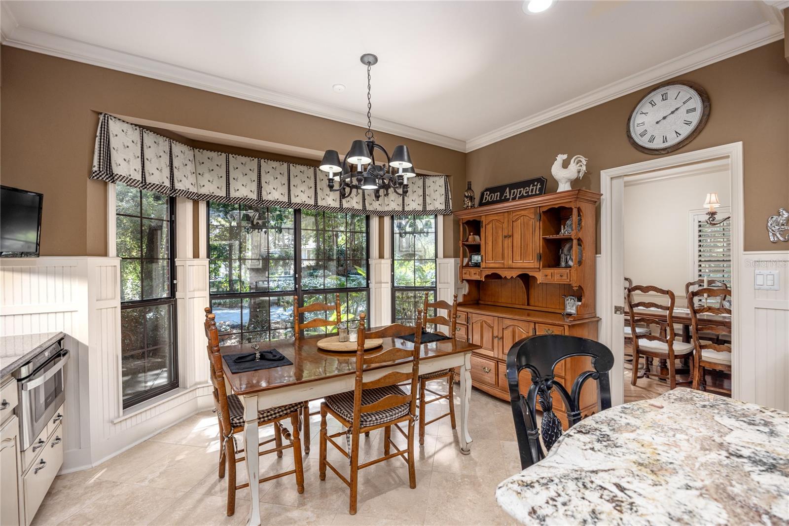 Bright and light kitchen