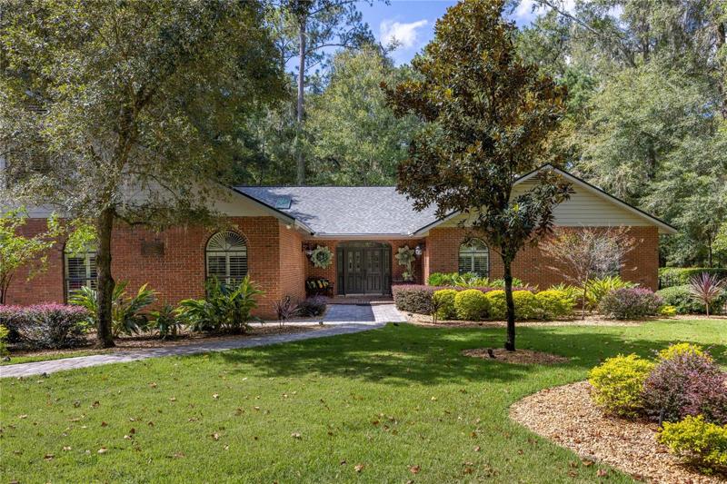 Custom GW Robinson home for sale in Robin Lane