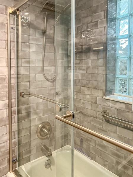 Master bath shower/tub