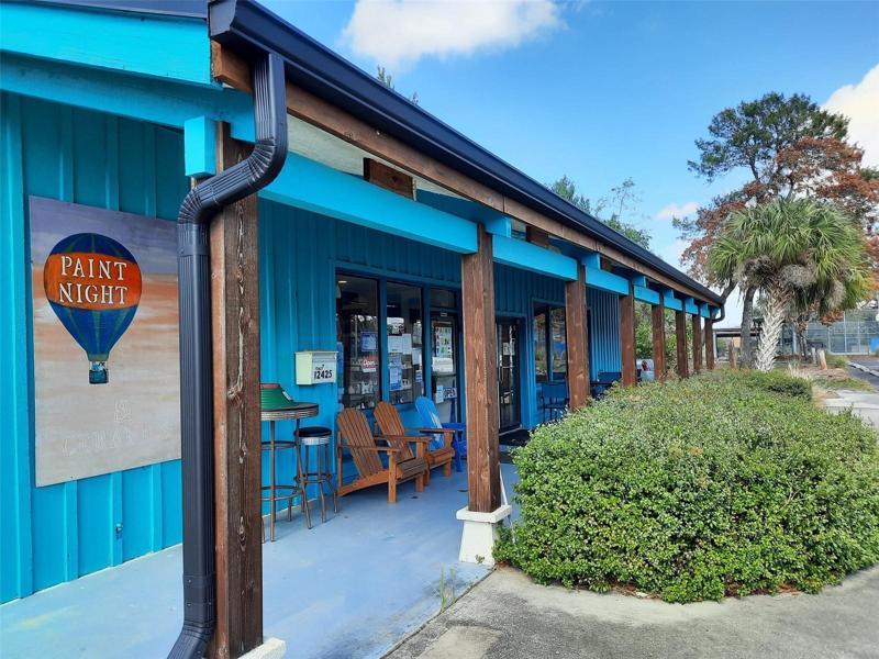Paint Cafe in Beacon Woods