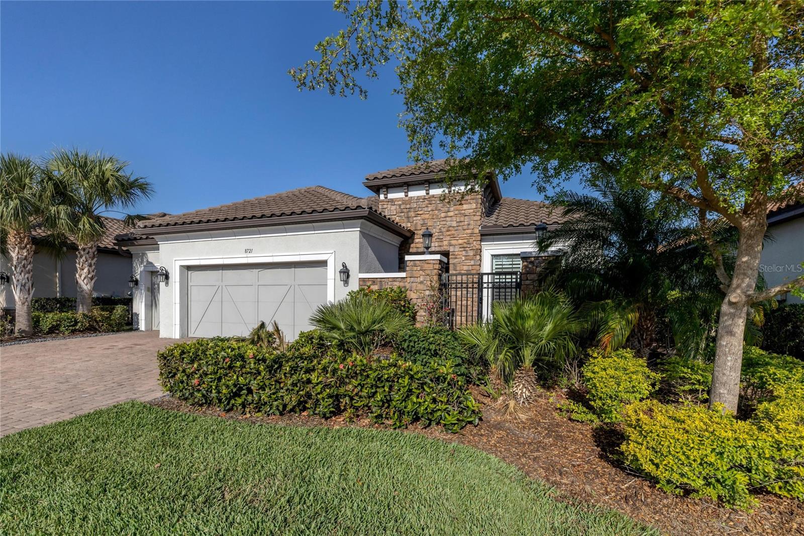 Beautiful 3 bedroom 3 Full Bath Home With Den and True 3 Car Garage