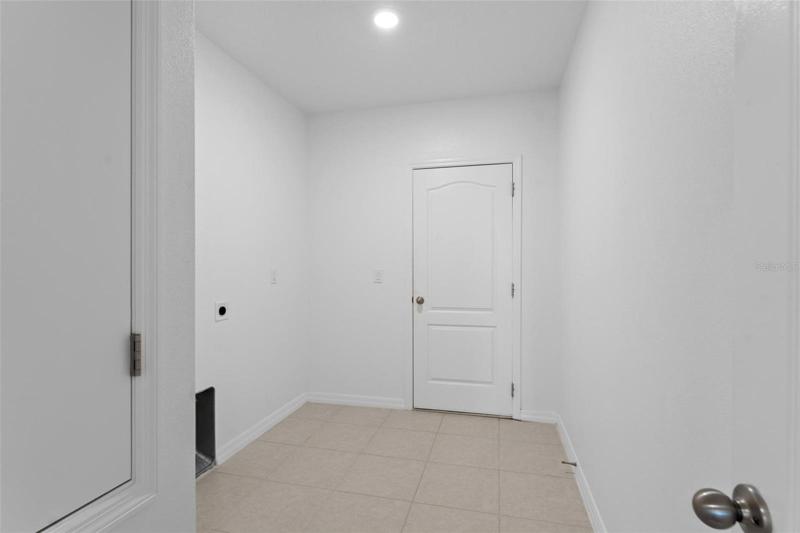 Oversized Laundry Room