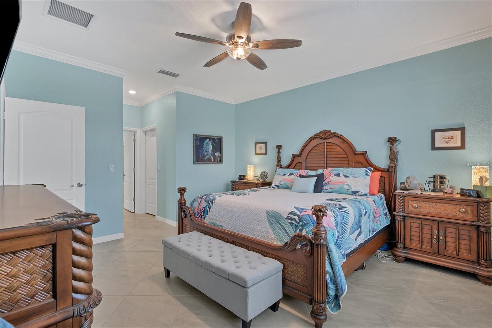 MASTER BEDROOM