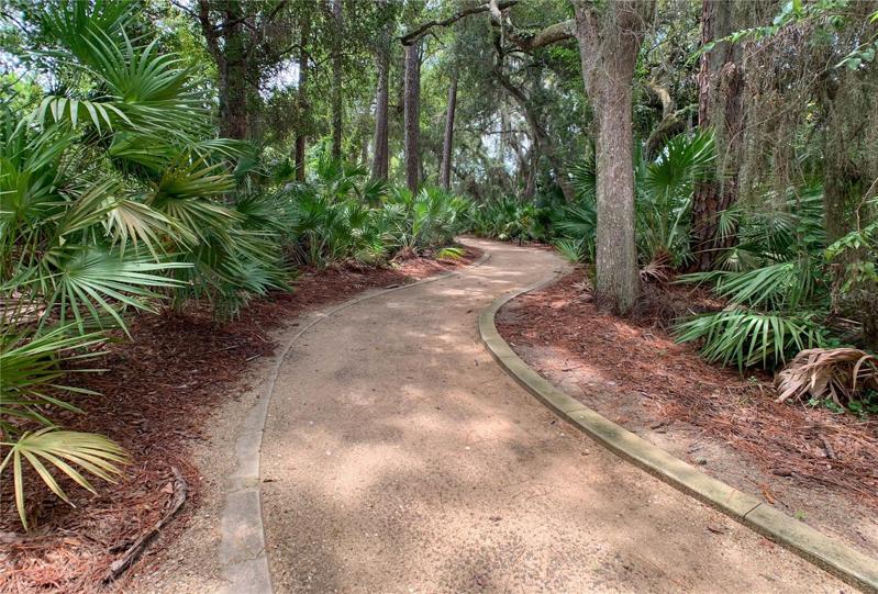 Go natural in the path that circles the property