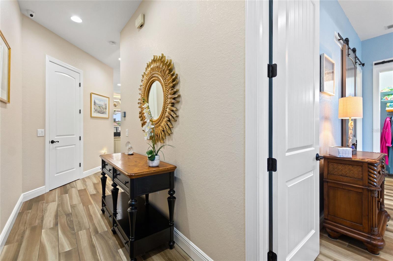 Foyer from front doot