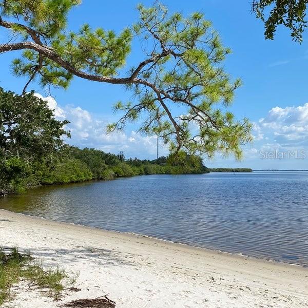 Mobbly Bayou Park beach