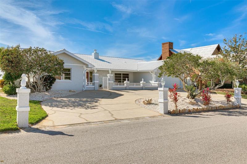 Curved driveway