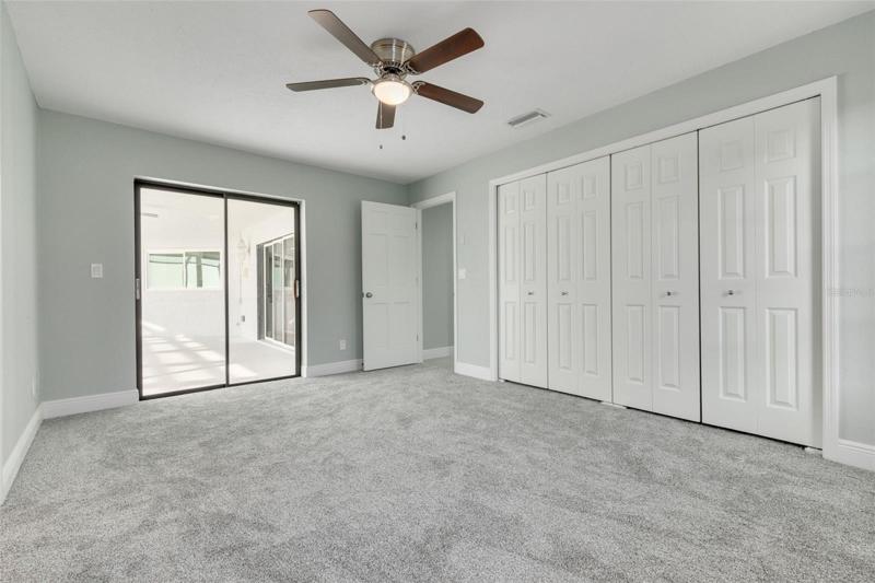 2nd Bedroom w/ pool bath