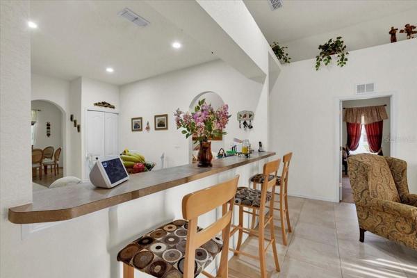 Eat-in space in counter