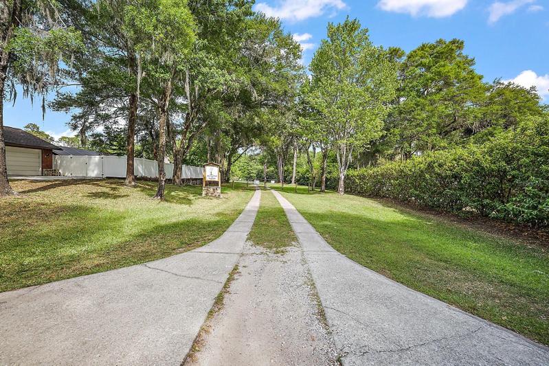 PARK AND BOAT RAMP