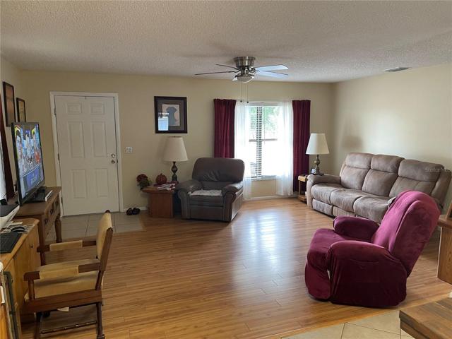FOYER AND FAMILY ROOM UNIT B