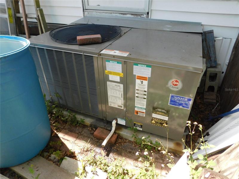 Updated AC/heating unit on this home.