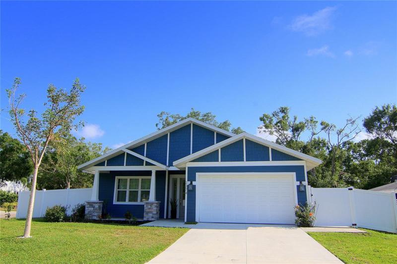 2374 Prospect St Front