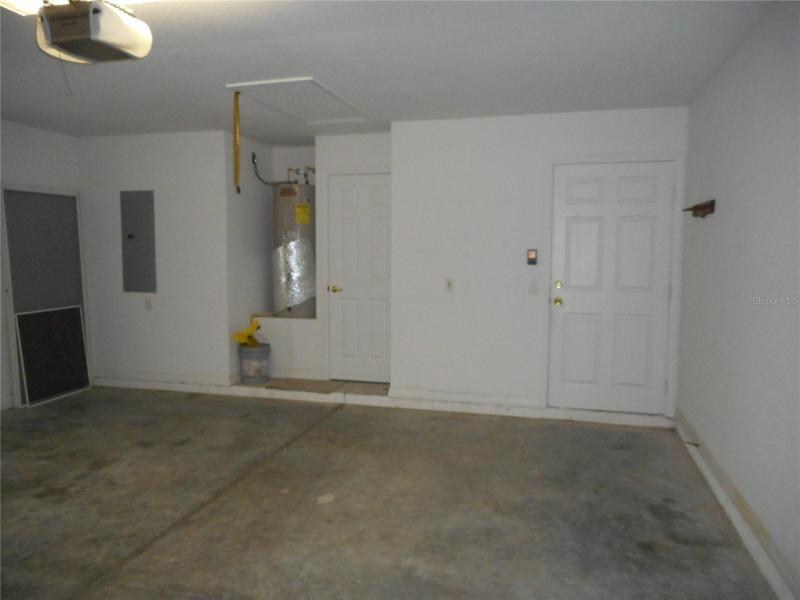 Garage in