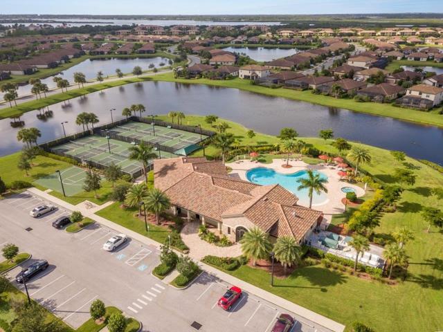 Community Amenities Center located near the home.