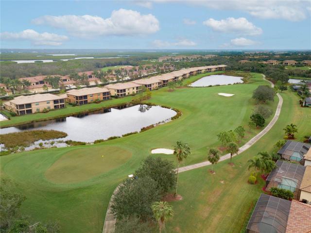 Golf Course directly behind the home.